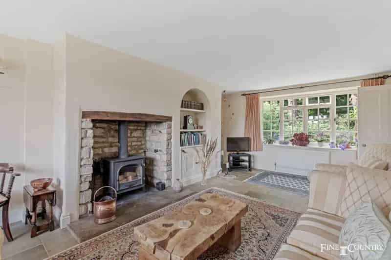 4 Bedroom Detached Cottage in Lower Bitchfield