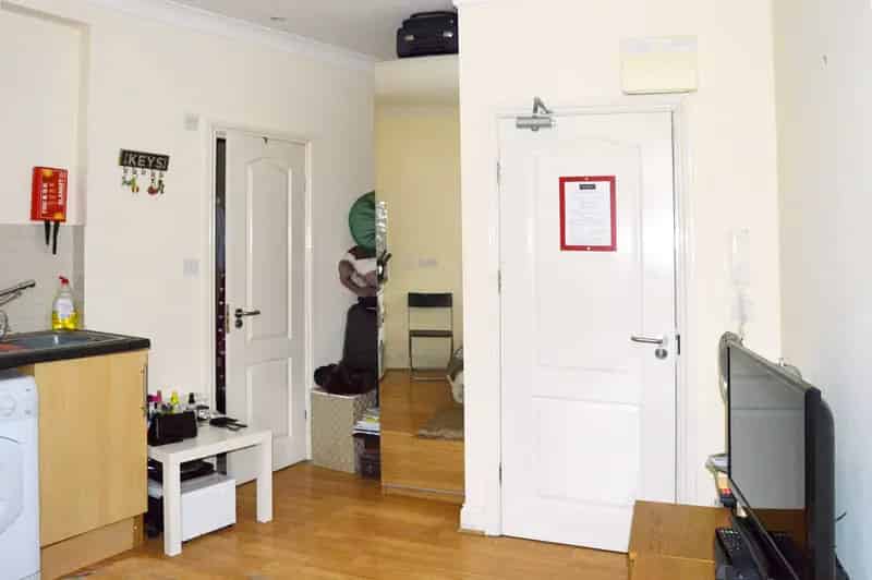 Acton Studio Flat to Rent - En-Suite, Parking & Utilities Included