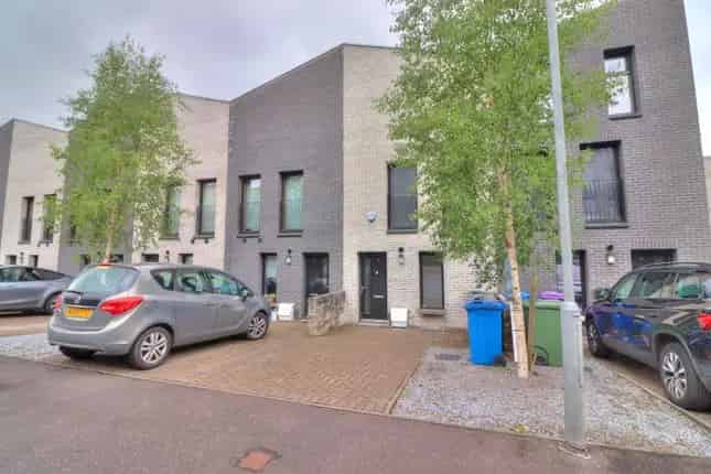 3-Bedroom Townhouse for Sale Glasgow G20
