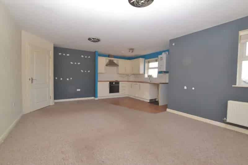 1 Bedroom Flat For Sale Top Floor Spacious Open Plan Living