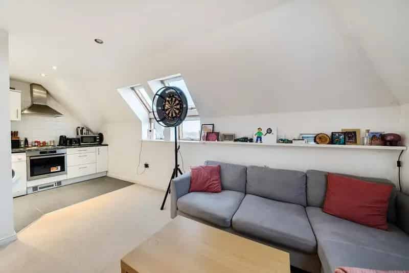Spacious Earlsfield Flat Near Overground Station