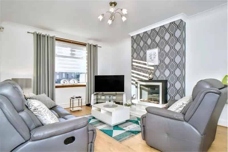 2 Bed Flat Lower Villa Sighthill Near Amenities and Transport