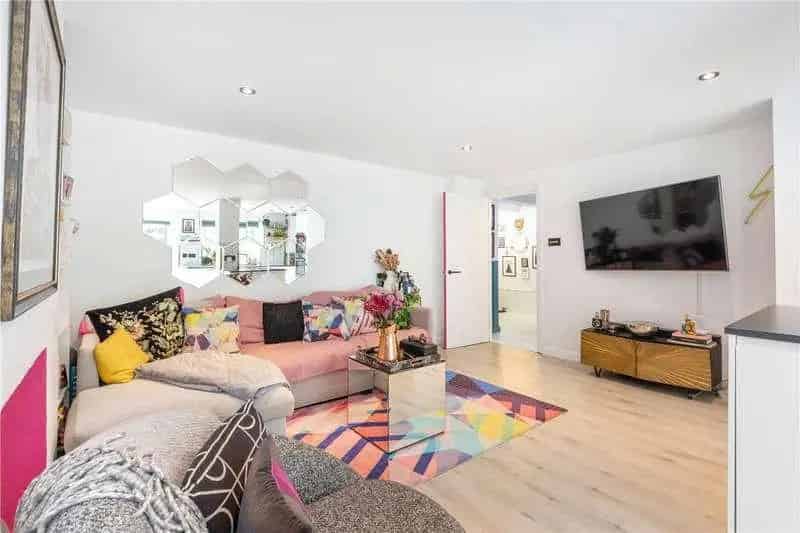 3 Bed Flat for Sale - 832 sq ft Ground Floor Period Conversion