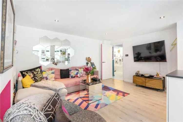 3 Bed Flat for Sale - 832 sq ft Ground Floor Period Conversion