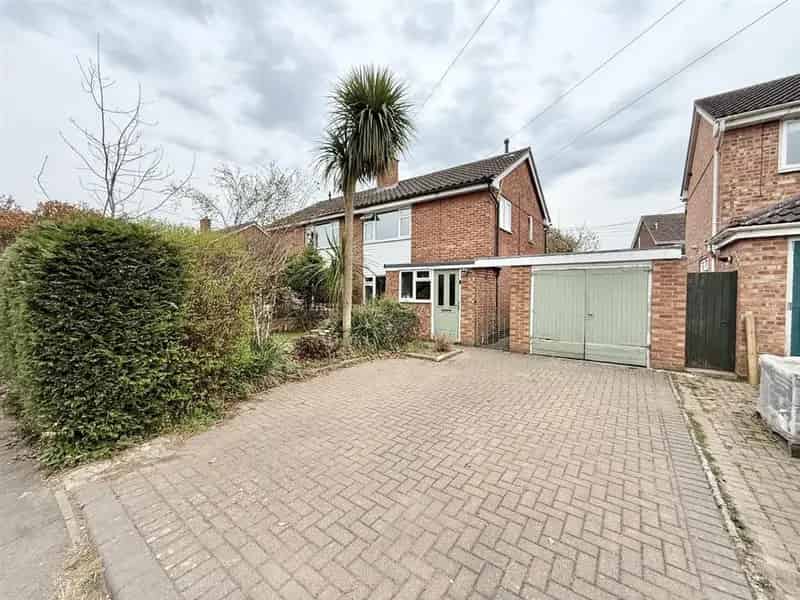 3 Bedroom Semi-Detached House For Sale