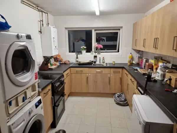 Spacious 2-Bedroom Property Available