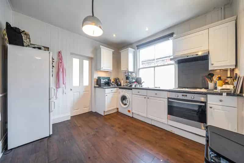 One Bedroom Flat with Study Earlsfield Wandsworth