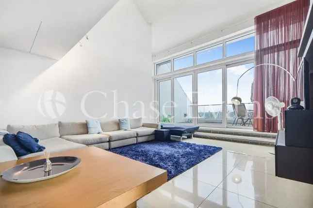 Flat for sale in Fairmont Avenue, Canary Wharf, London E14