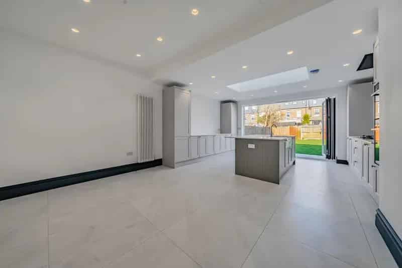 Sophisticated Four-Bedroom House with Ample Space