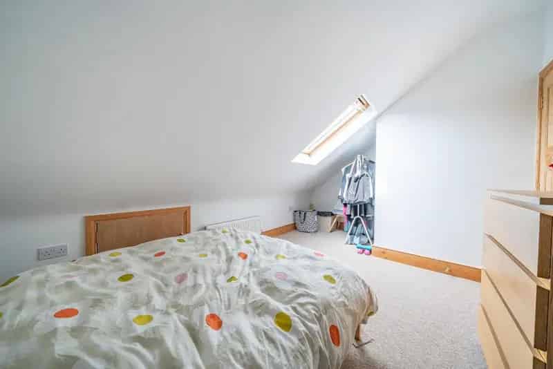 Charming 5-Bed Family Home in Ealing