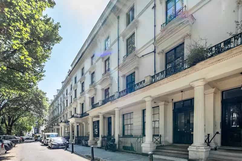 4 bedroom flat for sale