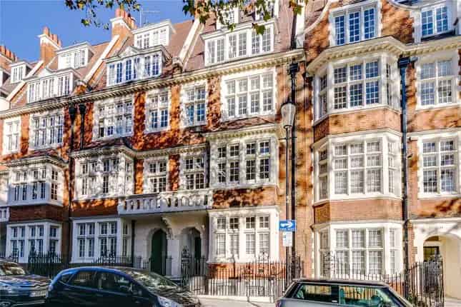 Flat for Sale Hornton Street Kensington W8