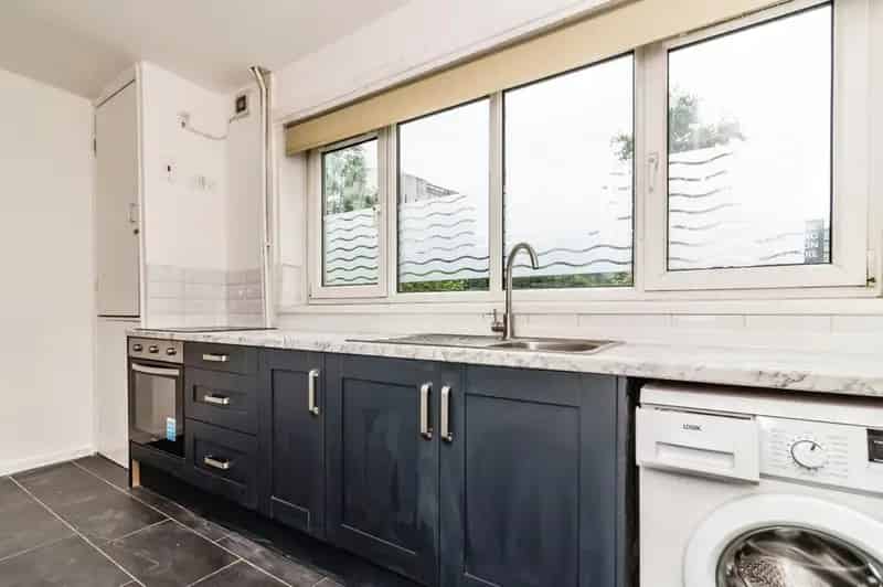 2 Bedroom Mid Terrace House Manchester City Centre Parking Available July 7 2025