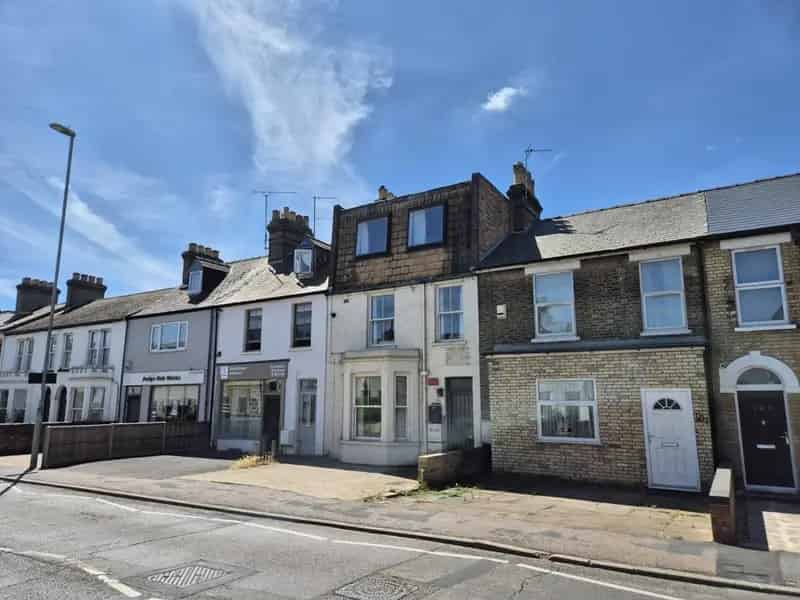 Cambridge Freehold Victorian House with Office and Flat Ample Parking