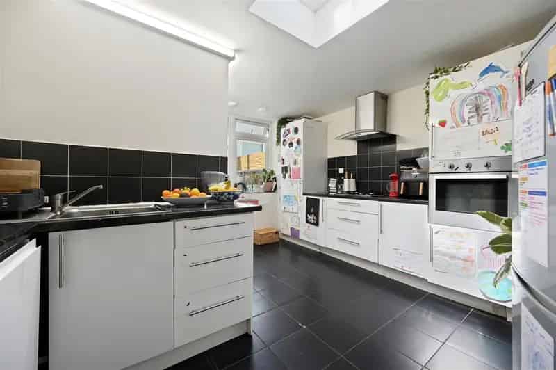 3 Bedroom Detached House to Rent