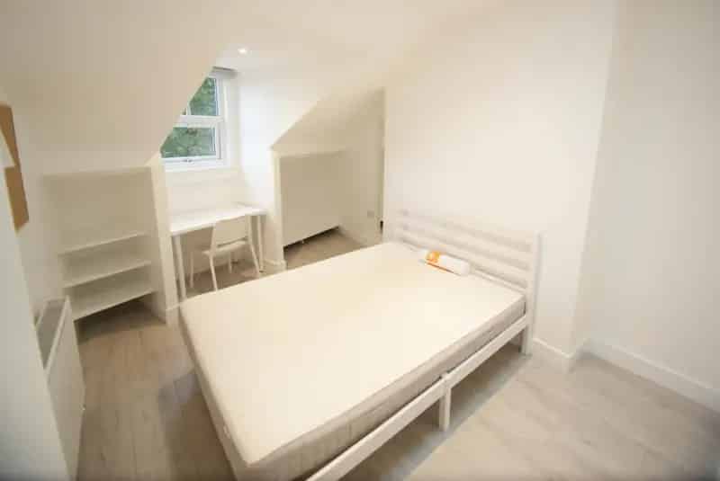 4 Bedroom Apartment Furnished Great Location