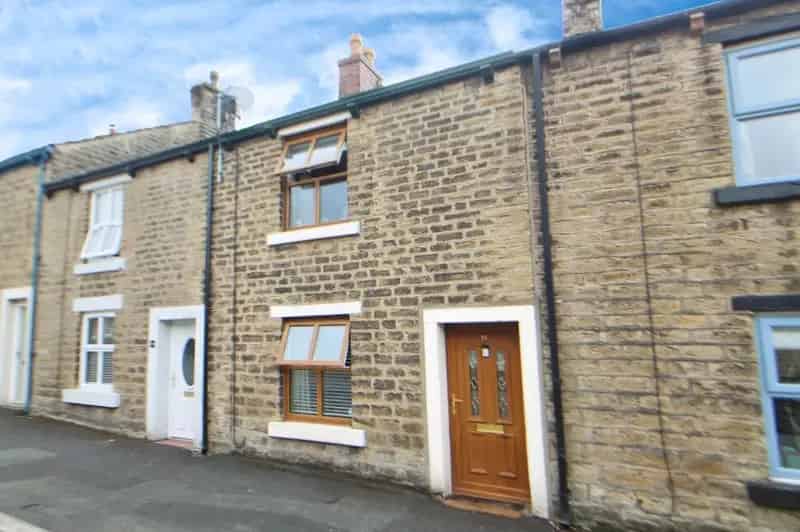2 Bedroom Mid Terrace House for Sale Glossop Derbyshire