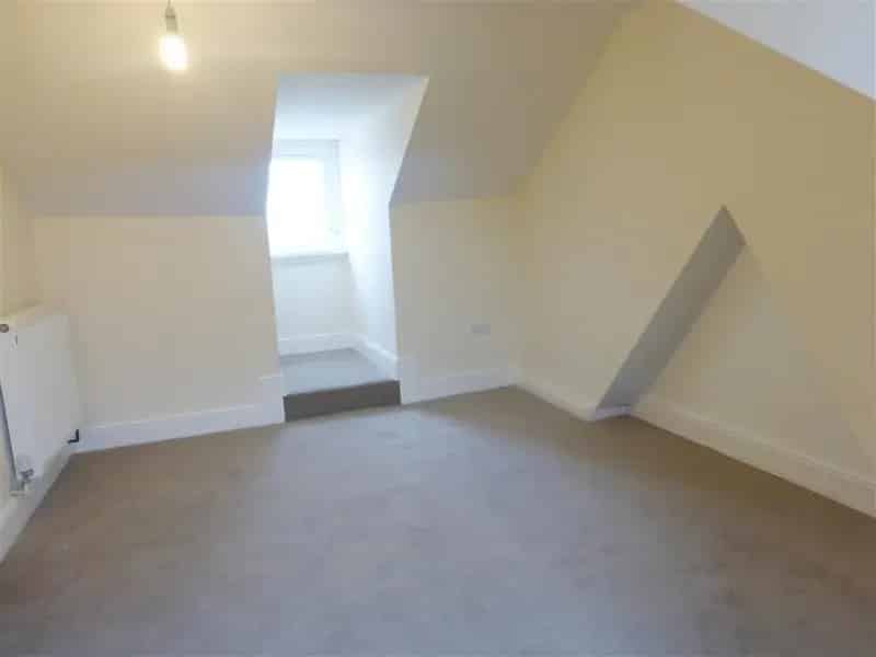 2 Bed Split Level Apartment Portslade - Near Station