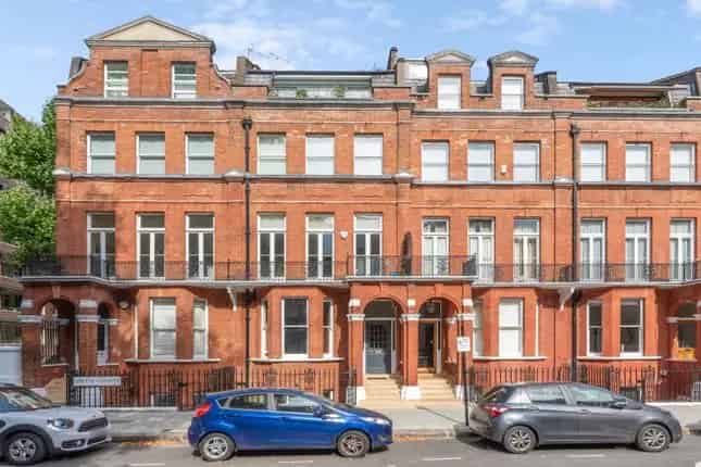 Maisonette for Sale in Cheyne Gardens Chelsea SW3