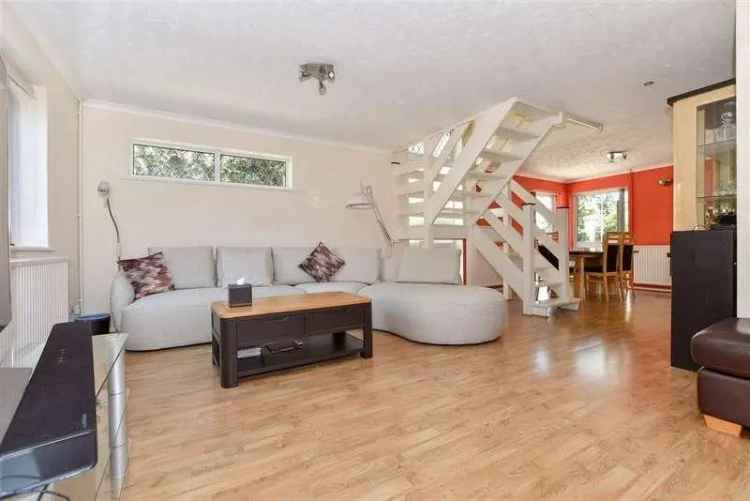 4 Bed Detached House For Sale