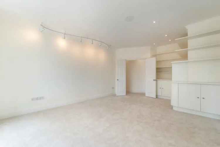 2 Bedroom Flat for Sale in Battersea Plantation Wharf
