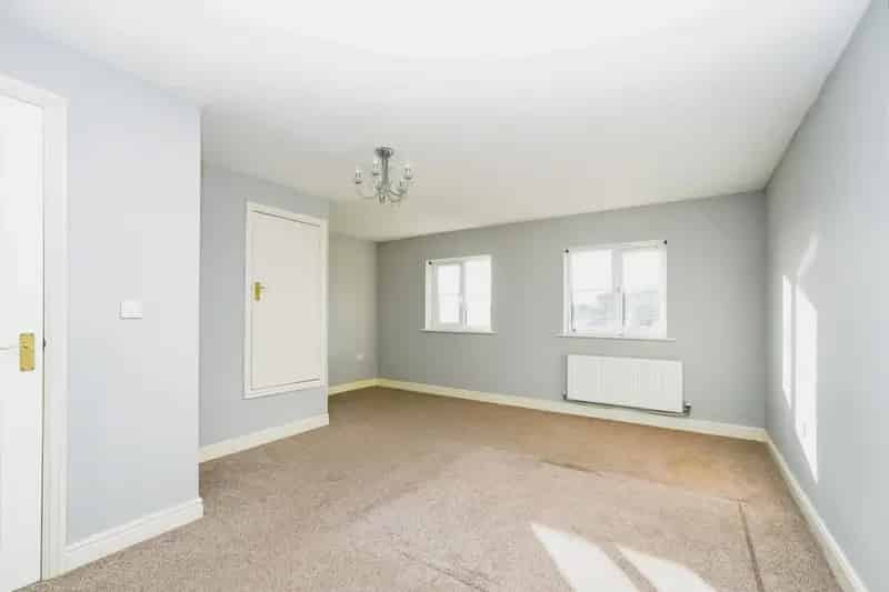 3 Bedroom Semi Detached Townhouse Family Home
