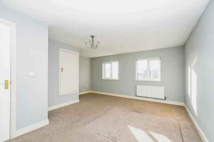 3 Bedroom Semi Detached Townhouse Family Home