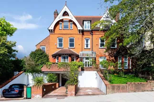 3 Double Bed Flat for Sale Hampstead Village NW3