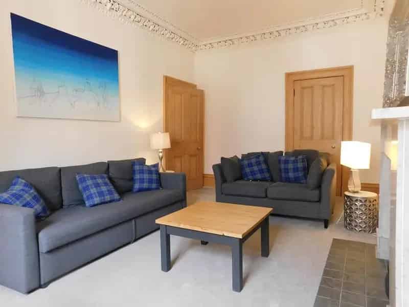 1 Bedroom Flat to Rent - Spacious Living, Modern Kitchen, Available February 6th