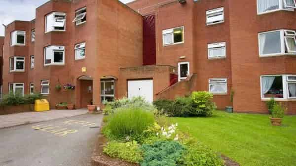 Retirement Home Two Bed Over 55s Car Park Bus Route