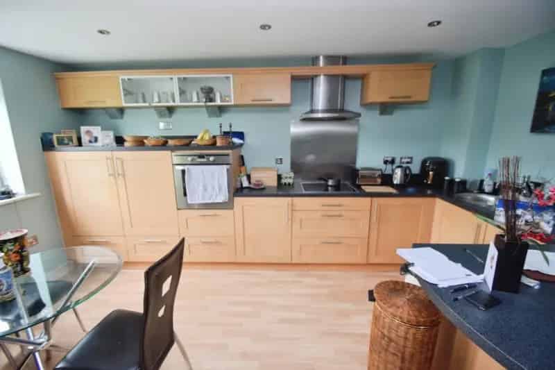 1 Bedroom Flat For Sale Centrally Located