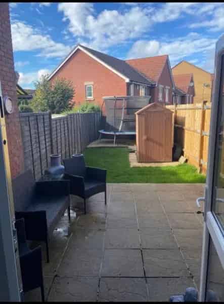 2 Bedroom House with Parking and Garden