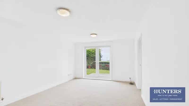 2 bedroom Flat
 For Sale 
Total Size: 621 SQ FT