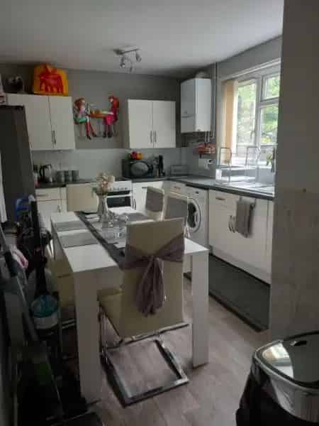 3 Bedroom Detached House Near Schools and Amenities