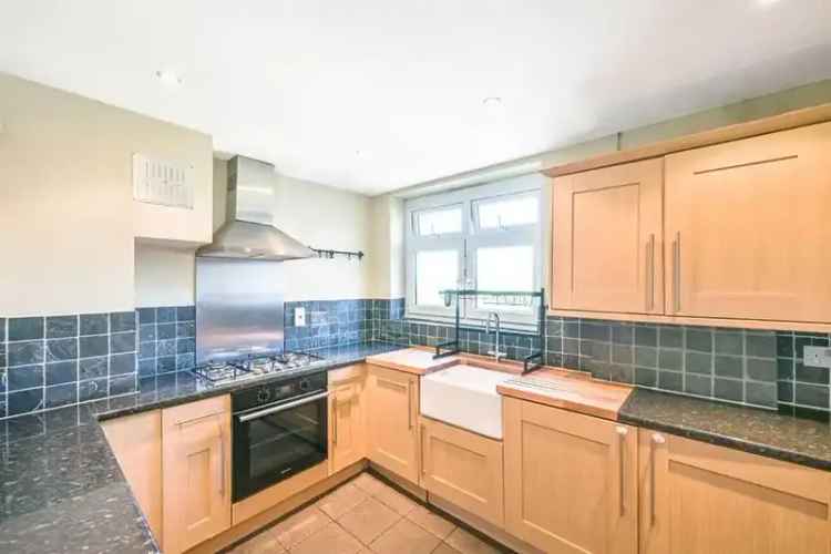 2 Bedroom Flat for Sale Near Trent Park