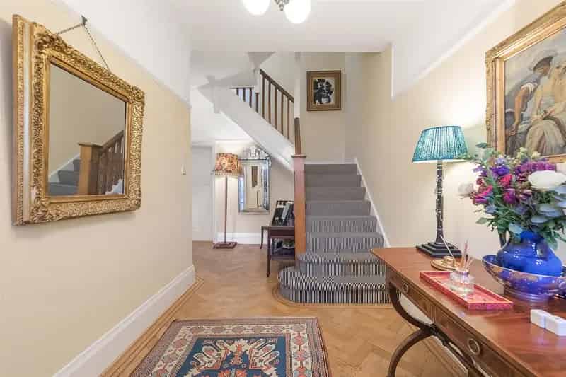 5 Bedroom Semi-Detached House for Sale
