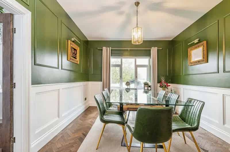 6 bedroom Detached House for sale, Tingley, West Yorkshire, WF3