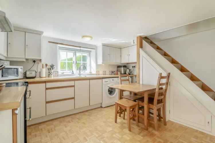 3 Bedroom Detached Cottage For Sale in Stapleford