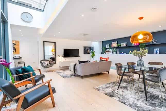 Duplex for Sale Lincolns Inn Fields London WC2A