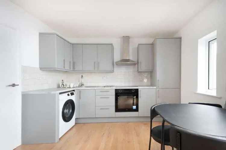 2 bed flat for sale