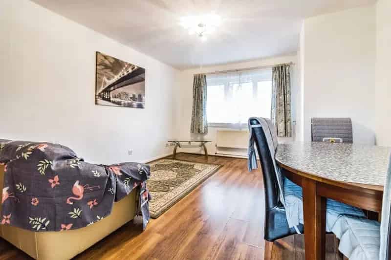 2 Bedroom Mid Terrace House to Rent Manchester M1