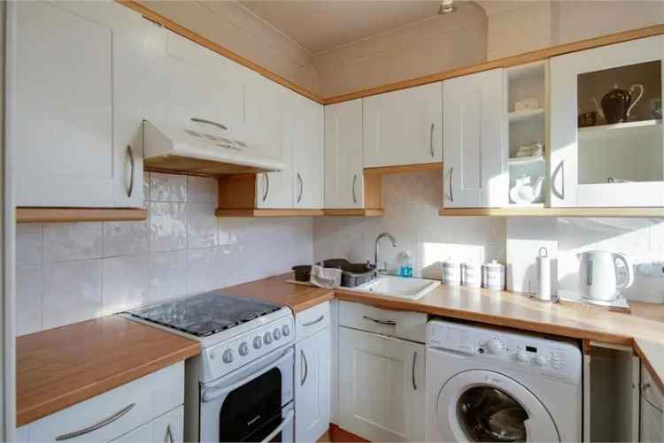 2 Bed Flat - Upper with 2 Reception Rooms