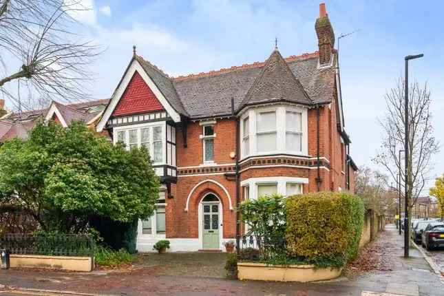 Detached house to rent in Gordon Road, London W5