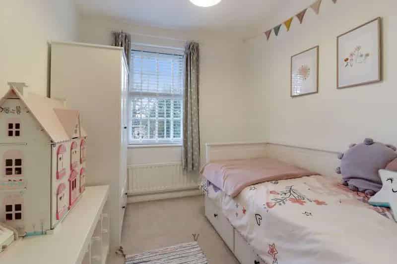 4 Bed House for Sale Near Field of Remembrance