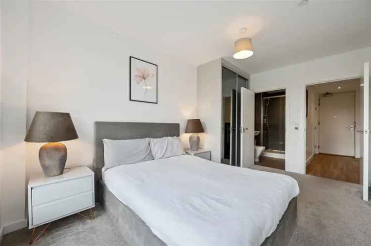 2 Bedroom Flat House to Rent in Acton