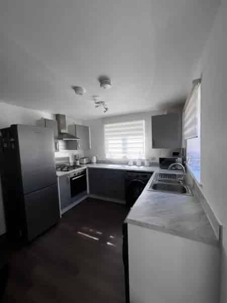 Large 4 Bed New Build Home Garden Double Drive Ensuite