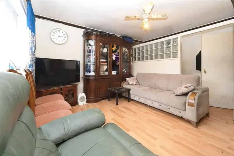 Three Bedroom Flat Near Stratford Station Westfield Shopping Centre