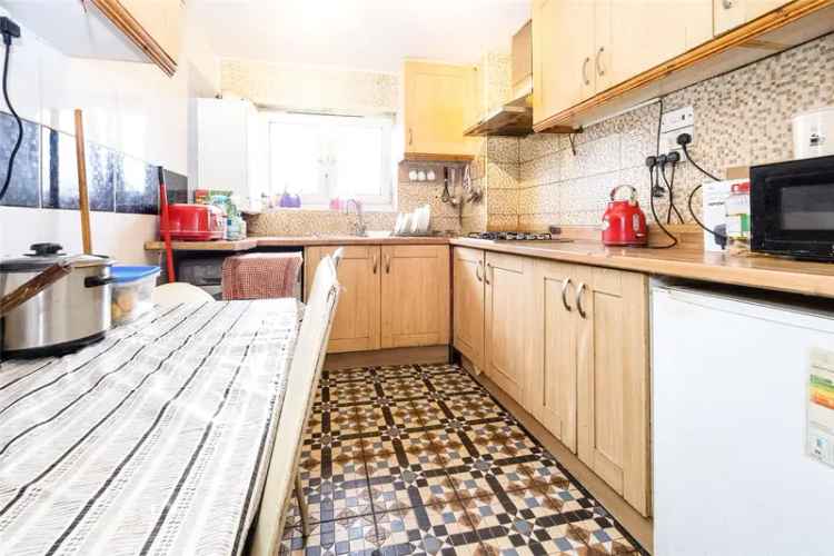 Three Bedroom Flat Near Stratford Station Westfield Shopping Centre