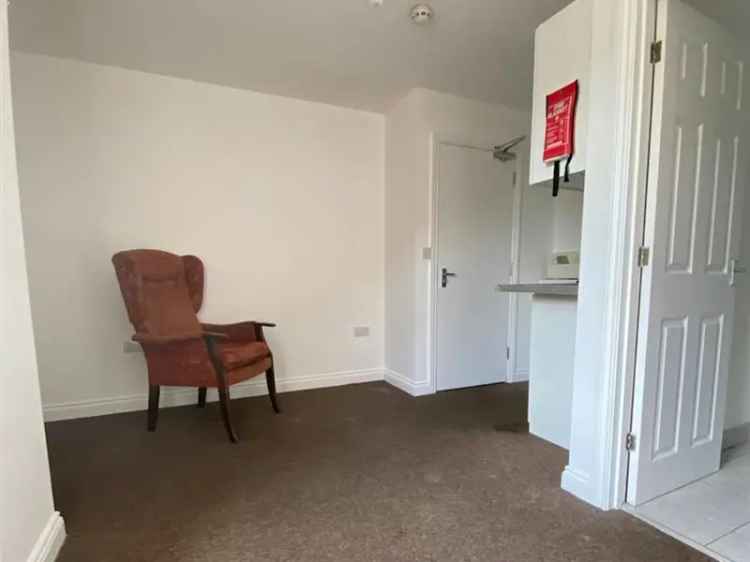 Flat For Rent in Poole, England