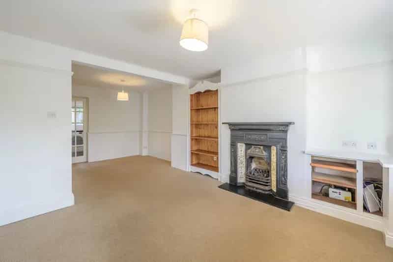 2 Bedroom Cottage Near Stourbridge Junction
